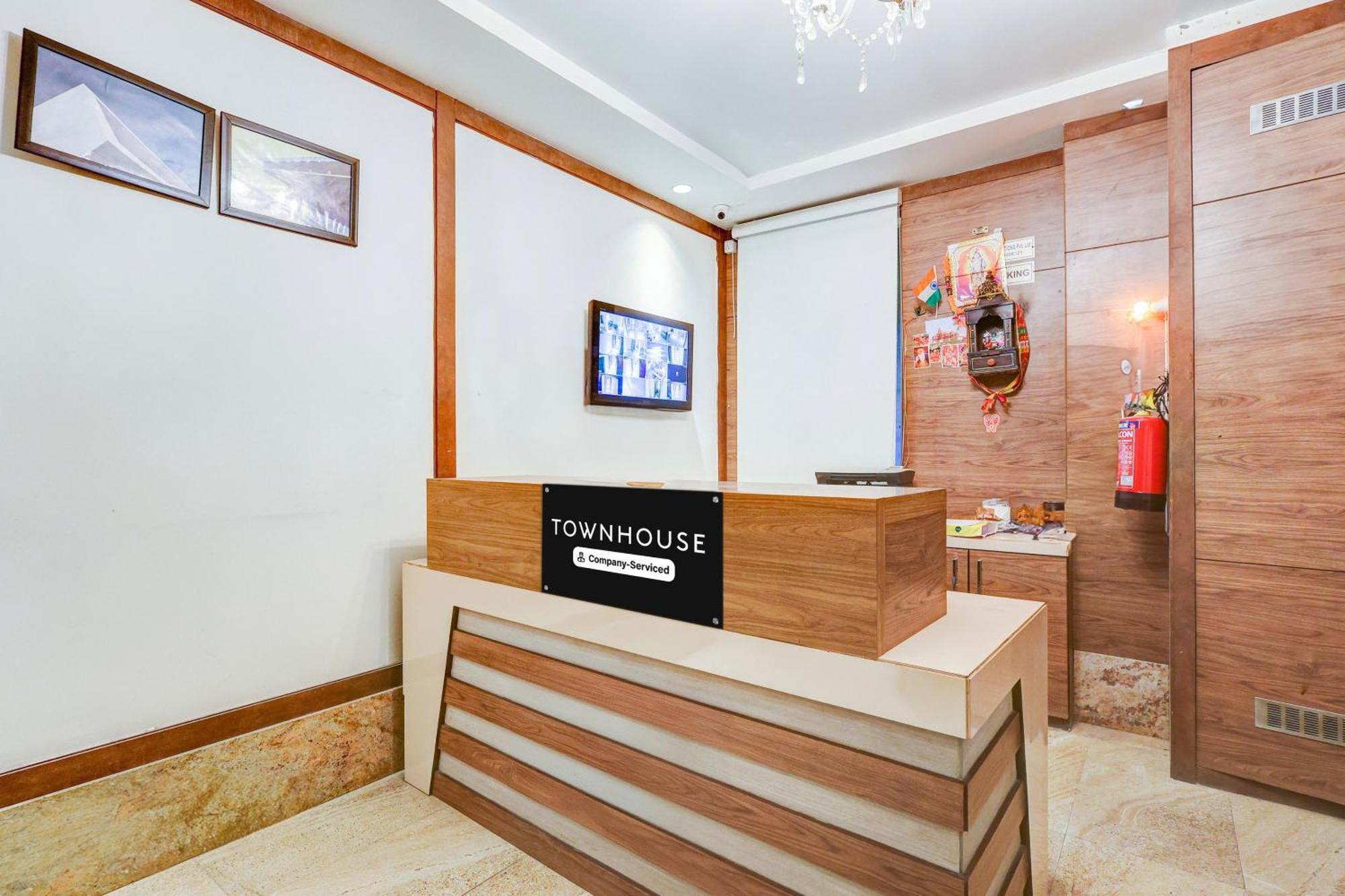Super Townhouse Chhatarpur Near Metro Park Nueva Delhi Exterior foto