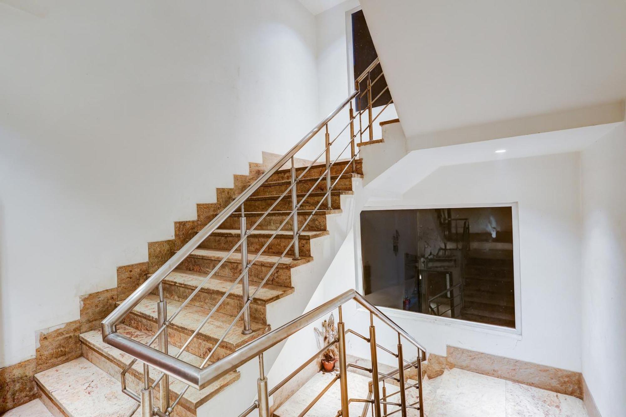 Super Townhouse Chhatarpur Near Metro Park Nueva Delhi Exterior foto