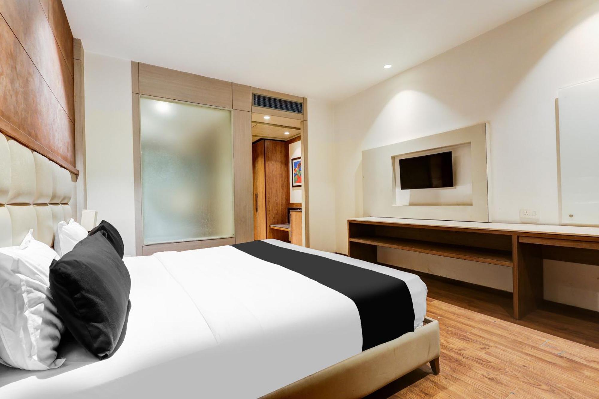 Super Townhouse Chhatarpur Near Metro Park Nueva Delhi Exterior foto