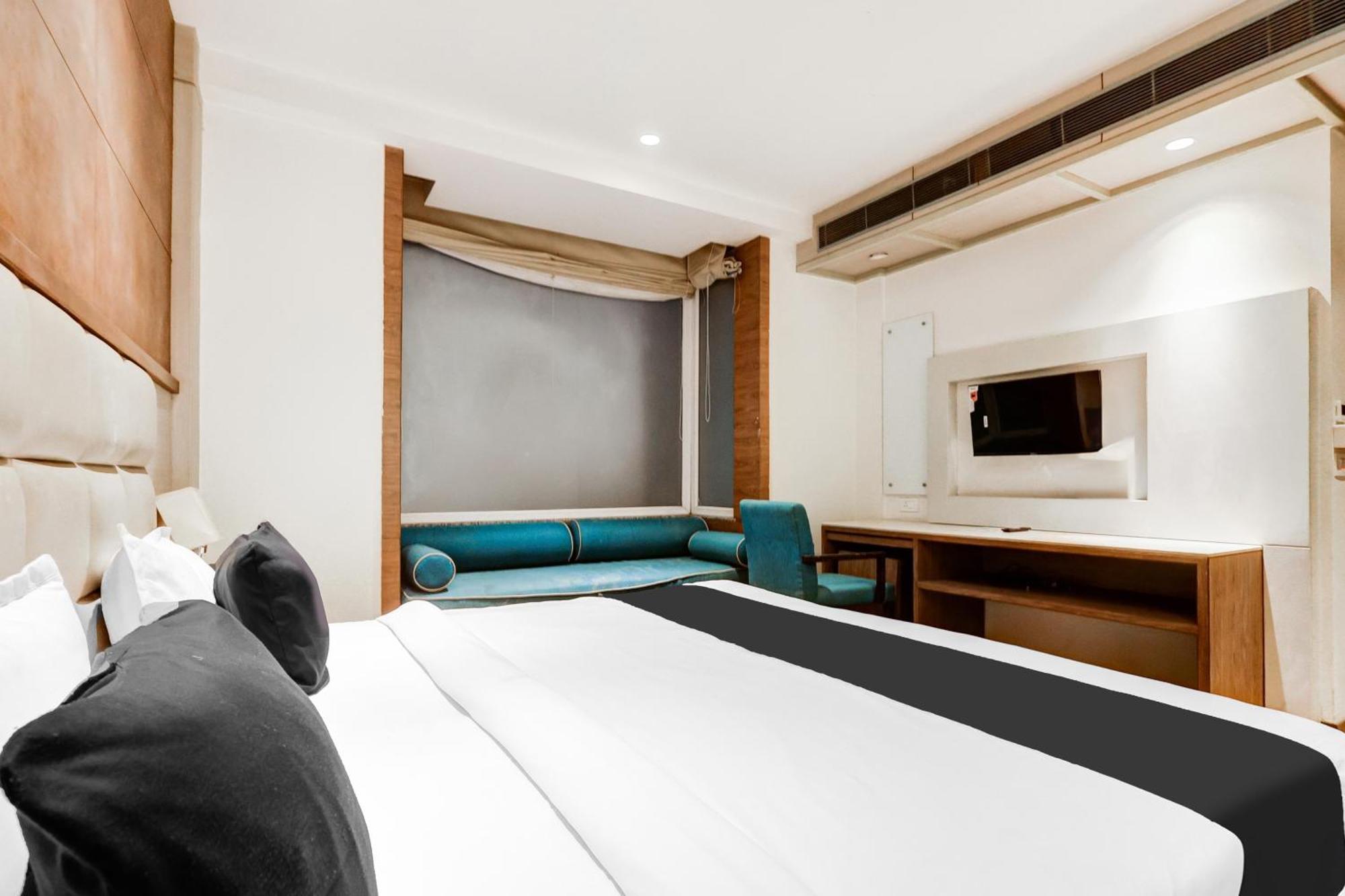 Super Townhouse Chhatarpur Near Metro Park Nueva Delhi Exterior foto