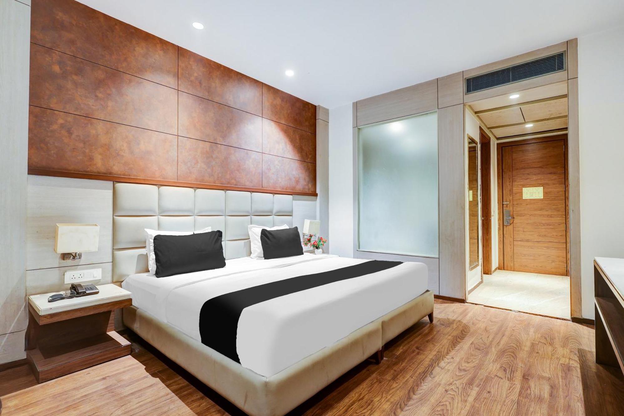 Super Townhouse Chhatarpur Near Metro Park Nueva Delhi Exterior foto