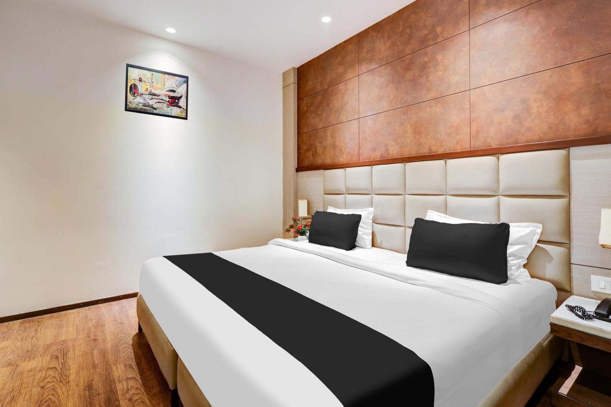 Super Townhouse Chhatarpur Near Metro Park Nueva Delhi Exterior foto